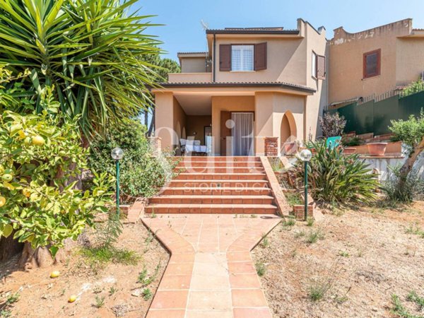 casa indipendente in vendita a Terrasini in zona Città del Mare/Perla del Golfo