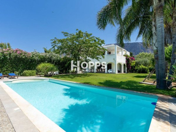 casa indipendente in vendita a Terrasini in zona Città del Mare/Perla del Golfo