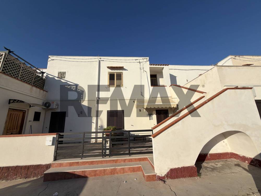 casa indipendente in vendita a Terrasini in zona Cala Rossa