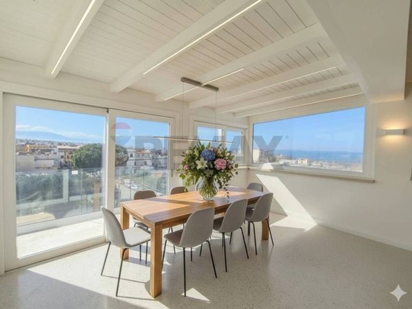appartamento in vendita a Terrasini in zona Cala Rossa