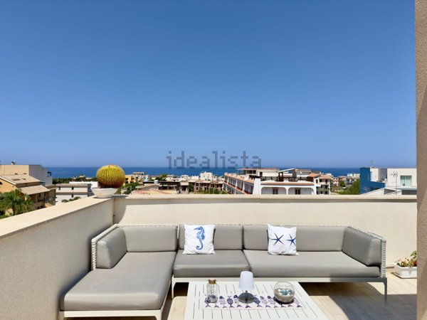 appartamento in vendita a Terrasini in zona Cala Rossa