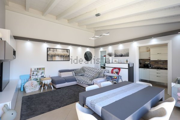 casa indipendente in vendita a Terrasini