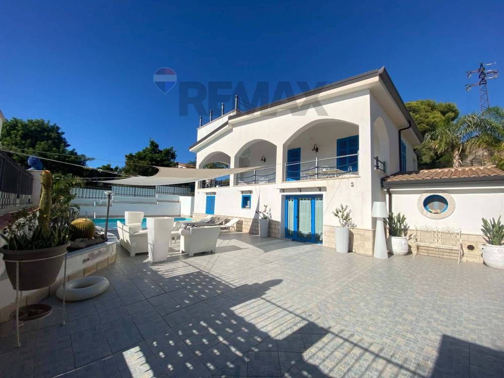 casa indipendente in vendita a Terrasini in zona Paternella