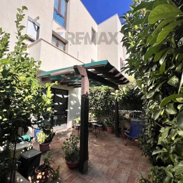 casa indipendente in vendita a Terrasini in zona Cala Rossa