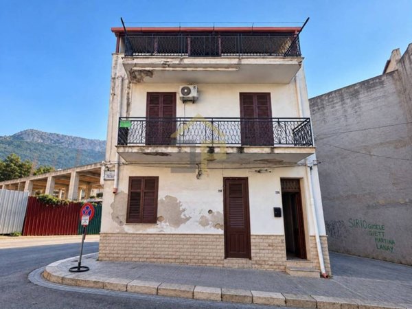 casa indipendente in vendita a Terrasini