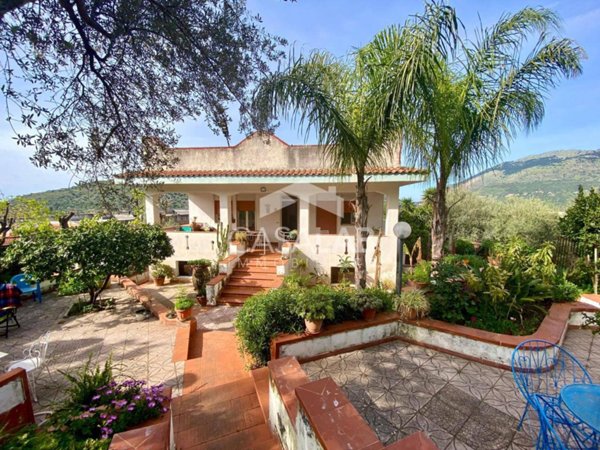 casa indipendente in vendita a Torretta