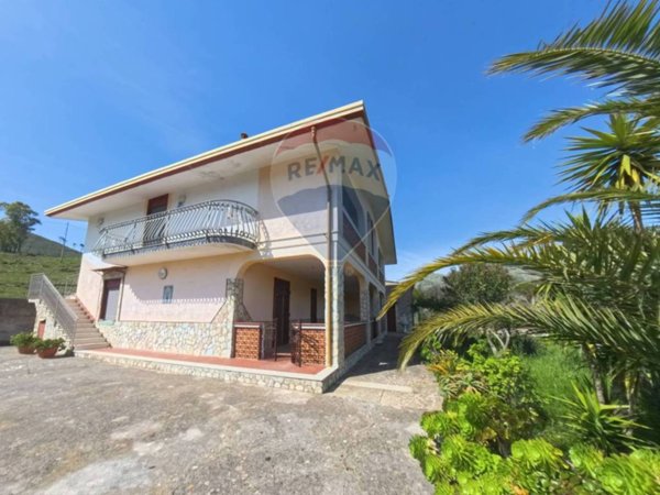 casa indipendente in vendita a Torretta