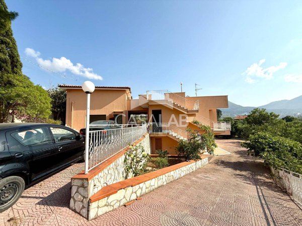 casa indipendente in vendita a Torretta