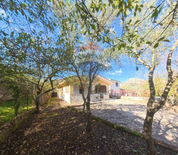 casa indipendente in vendita a Torretta