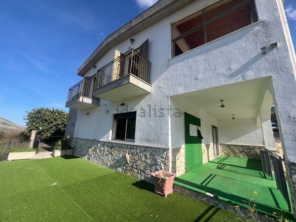 locale commerciale in vendita a Torretta