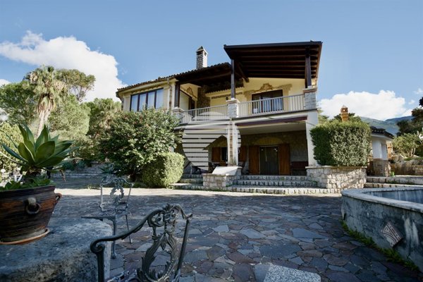 casa indipendente in vendita a Torretta