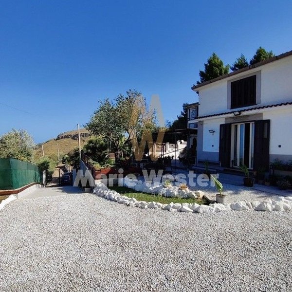 esavano in vendita a Trabia in zona Sant'Onofrio