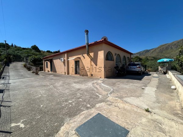 casa indipendente in vendita a Trabia