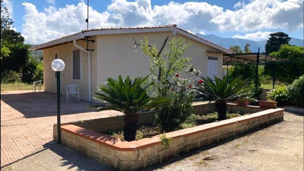 casa indipendente in vendita a Trabia