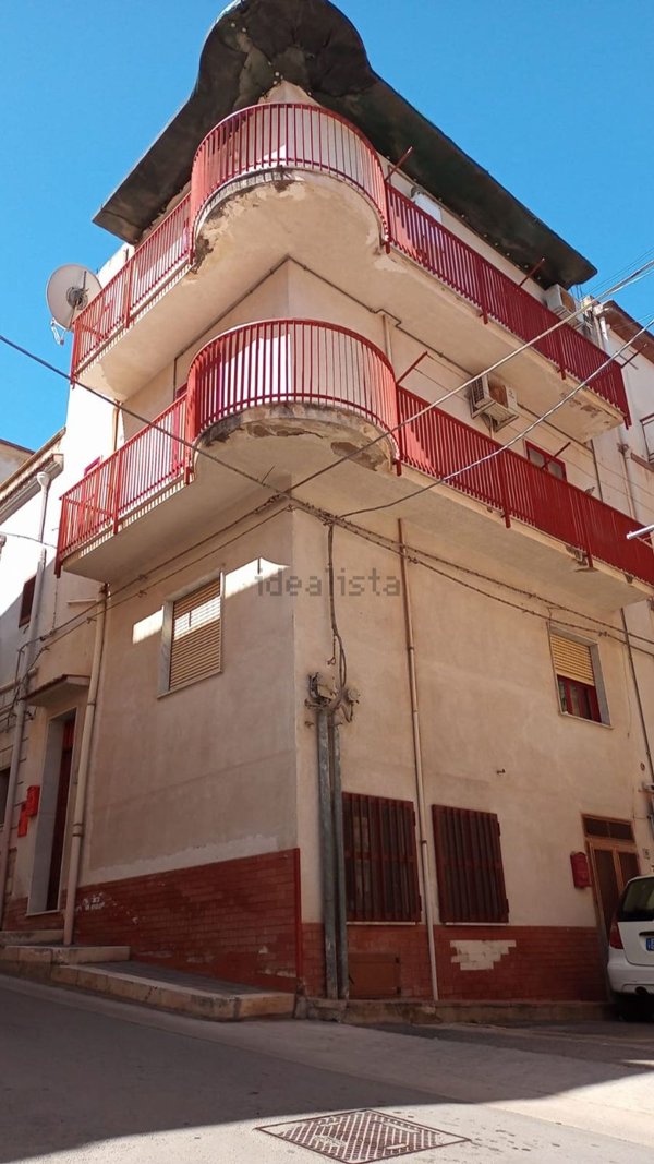 esavano in vendita a Trabia