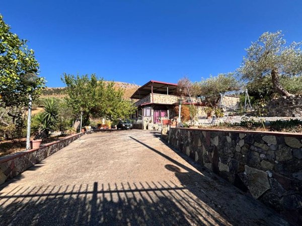 casa indipendente in vendita a Trabia