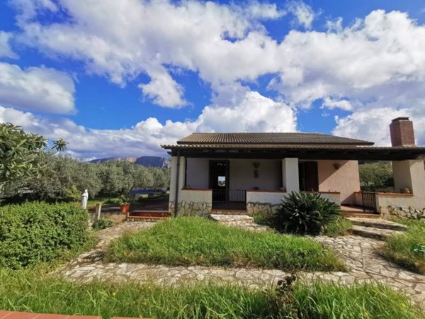 casa indipendente in vendita a Trappeto