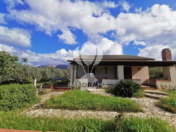 casa indipendente in vendita a Trappeto