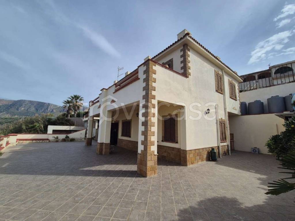 casa indipendente in vendita a Trappeto