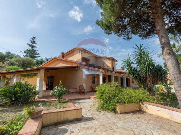 casa indipendente in vendita a Trappeto