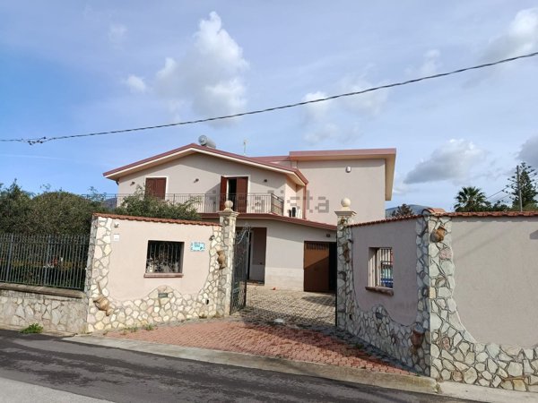 casa indipendente in vendita a Trappeto