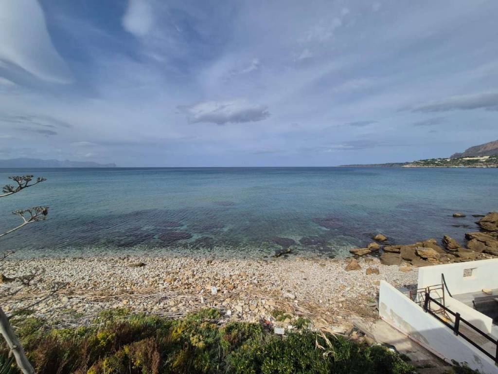 casa indipendente in vendita a Trappeto