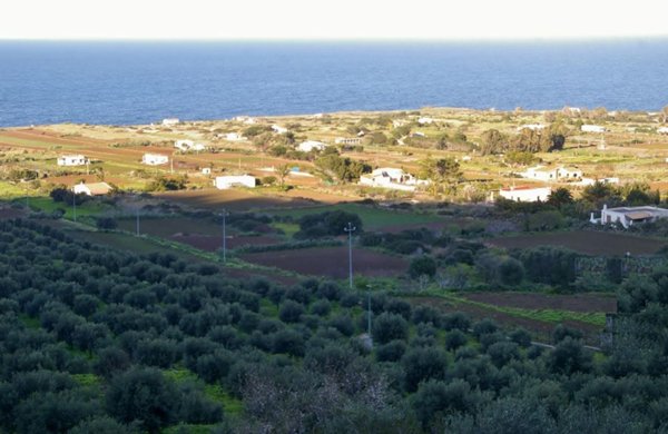 locale commerciale in vendita ad Ustica