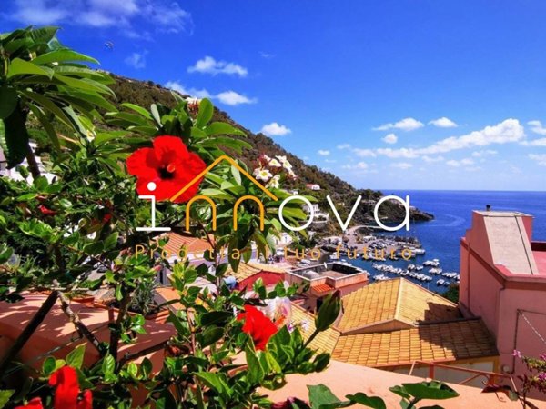 casa indipendente in vendita ad Ustica