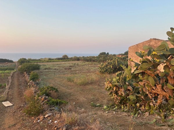 rudere in vendita ad Ustica