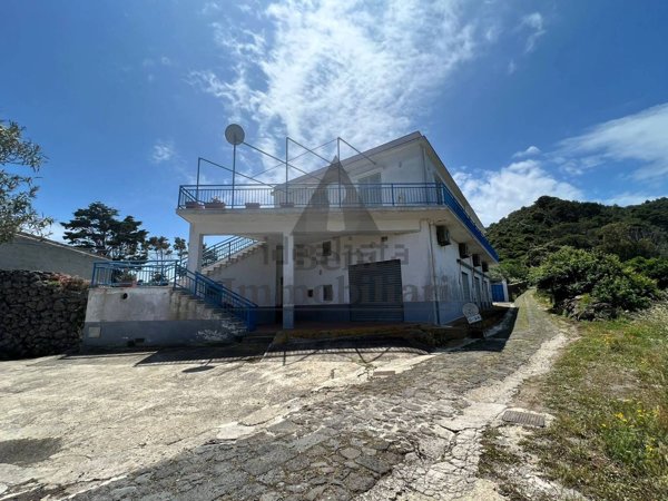 appartamento in vendita ad Ustica
