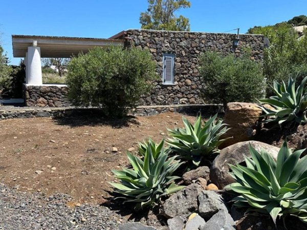 casa indipendente in vendita ad Ustica
