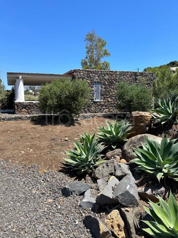 casa indipendente in vendita ad Ustica