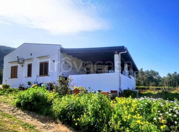 casa indipendente in vendita ad Ustica