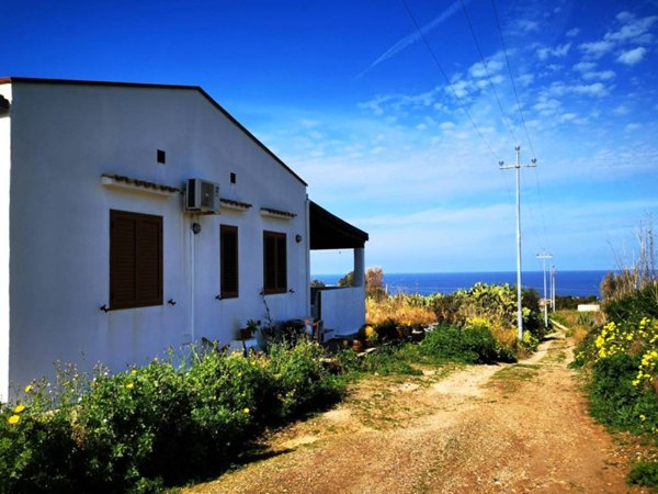 casa indipendente in vendita ad Ustica