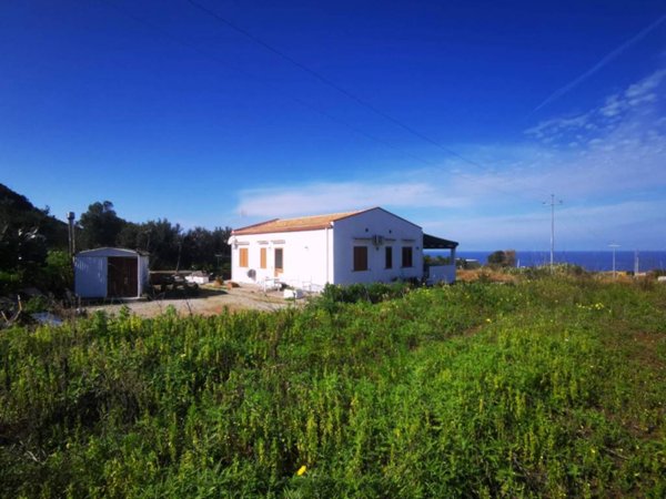 casa indipendente in vendita ad Ustica