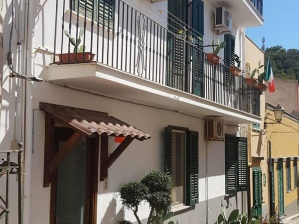 appartamento in vendita ad Ustica