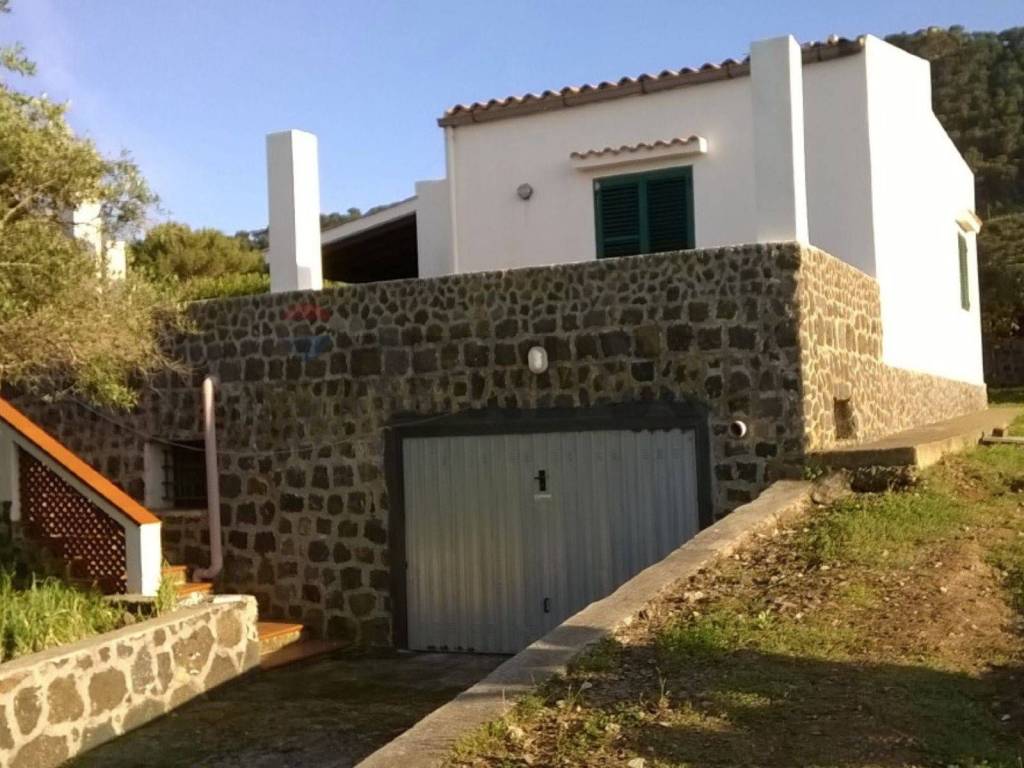 casa indipendente in vendita ad Ustica