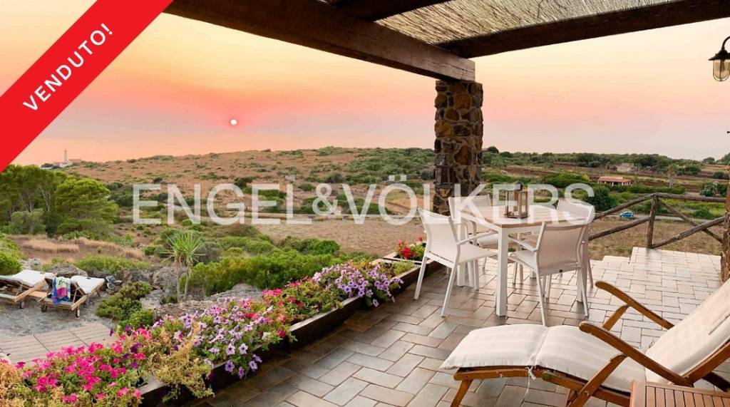 casa indipendente in vendita ad Ustica