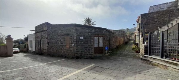 locale commerciale in vendita ad Ustica