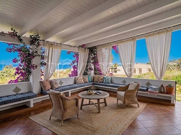casa indipendente in vendita ad Ustica