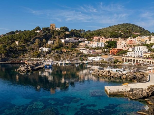 casa indipendente in vendita ad Ustica