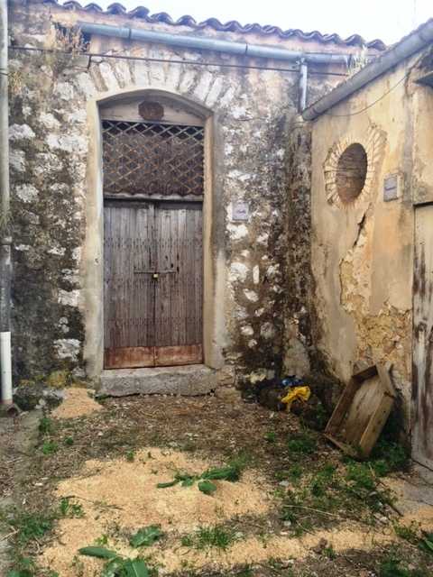 casa indipendente in vendita a Ventimiglia di Sicilia
