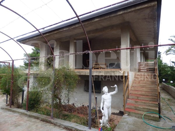 casa indipendente in vendita a Ventimiglia di Sicilia