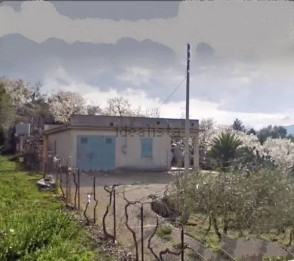 casa indipendente in vendita a Ventimiglia di Sicilia