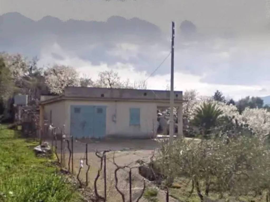 casa indipendente in vendita a Ventimiglia di Sicilia