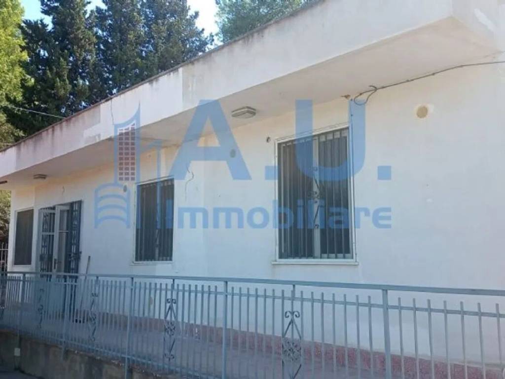 casa indipendente in vendita a Ventimiglia di Sicilia