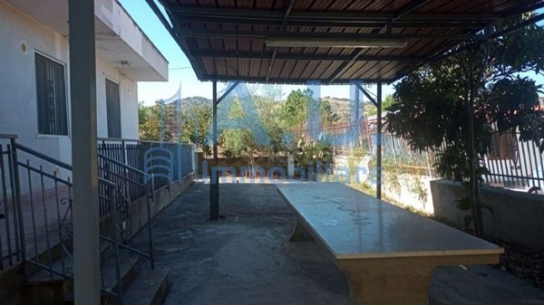 casa indipendente in vendita a Ventimiglia di Sicilia