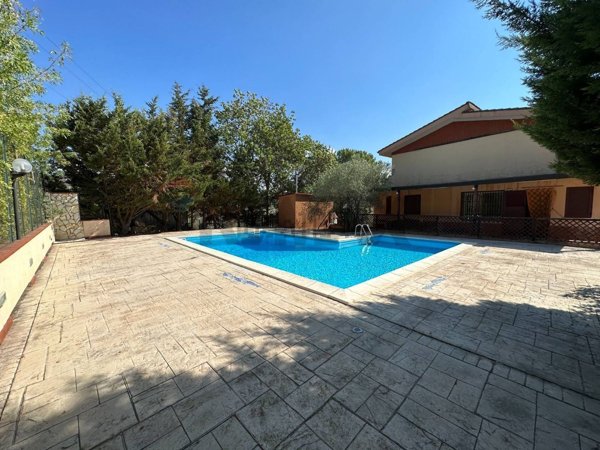 casa indipendente in vendita a Ventimiglia di Sicilia