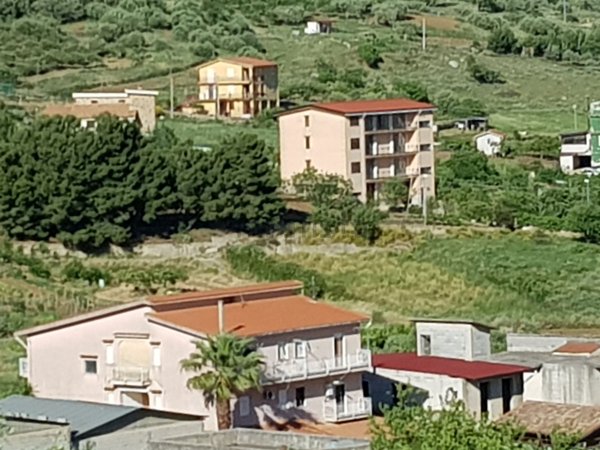 casa indipendente in vendita a Ventimiglia di Sicilia
