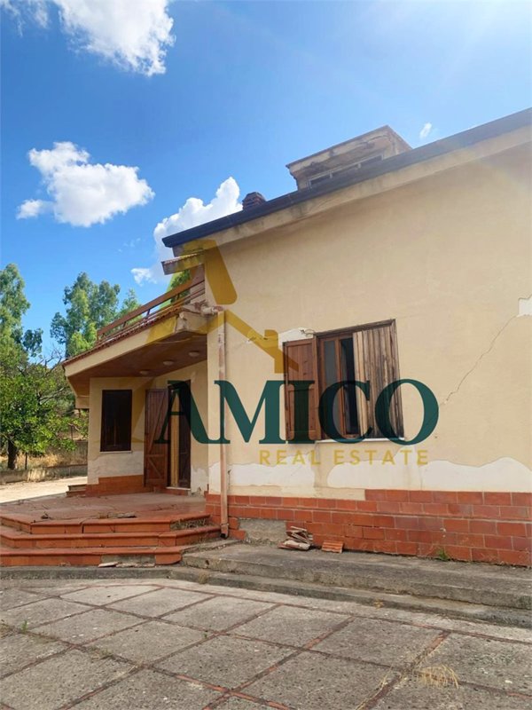 casa indipendente in vendita a Ventimiglia di Sicilia